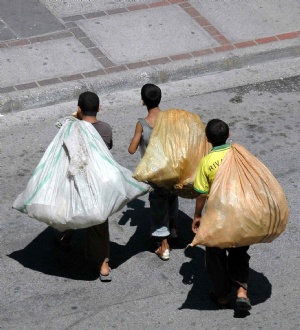 Mersin'de sokak çocukları okullu oluyor 