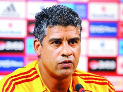 Rijkaard'ın derdi  sakatların çokluğu