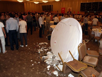 Saadet Partisi'nin iftar yemeğinde olay