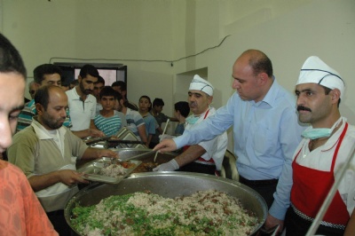 Başkan Gümrükçüoğlu iftarını çadırda açıyor