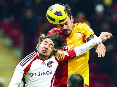 Servet Çetin  Monaco yolunda