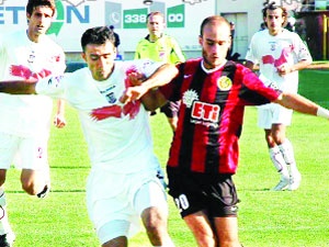 Kartal zirveyi sevdi