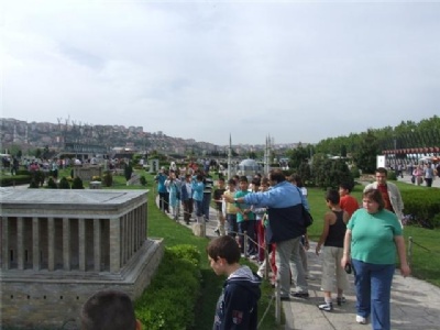 ÜNDER minik öğrencileri İstanbul'u gezdirdi