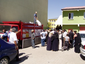 Horasanlı işadamından Ramazan yardımı