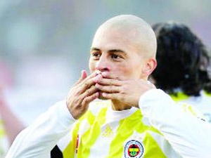 Zirveyi Alex sarstı