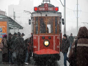 İstanbul'da etkili kar yağışı  