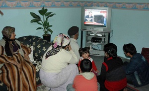 Televizyon, aile içi iletişimi olumsuz etkiliyor