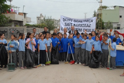 Yüreğir Belediyesi ile öğrenciler temizlik kampany