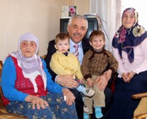 87 yaşındaki Gülfe Teyze' den örnek davranış 
