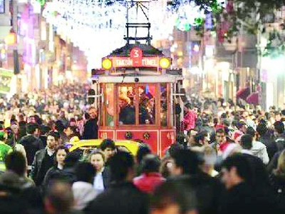 Türkiye on iki ilin eline bakıyor