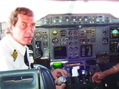 Uçaktan aprona düşen pilot öldü