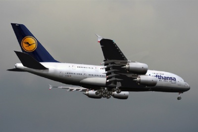 A380 uçağı İstanbul'a Türk bayrağıyla indi