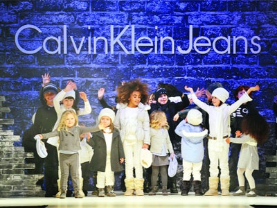 Calvin Klein çocukları göz kamaştırıyor