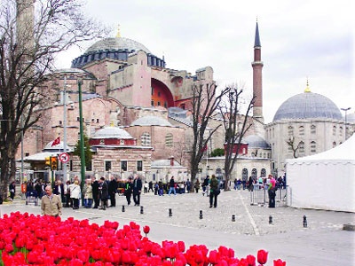Lalelerle süslenen İstanbul'a 600 dönümlük botanik