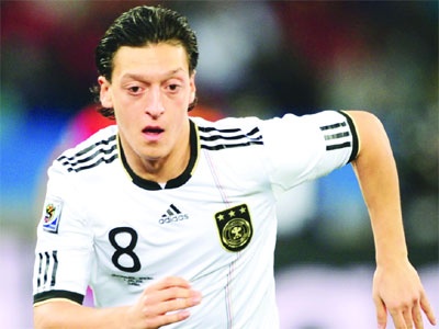 Mesut Özil'e şartlı izin