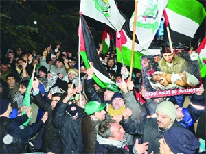 İsrail'e protestolar geceyarısı başladı 