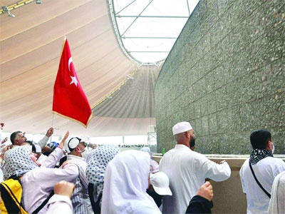 Şeytanı taşlayıp Kâbe'de huzur bulduk