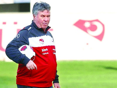 Ancelotti'nin yerine ilk aday Hiddink!