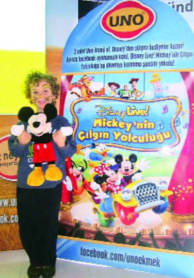 Çocuklar, Uno ile Disney Live heyecanı yaşıyor