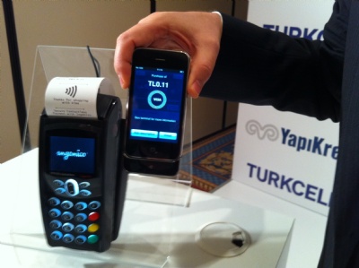 Turkcell abonelerine iPhone cüzdan oldu