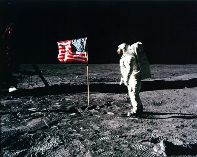 Neil Armstrong öldü!