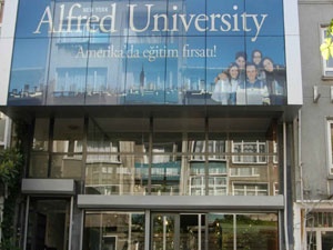 Alfred Üniversitesi İstanbul'da