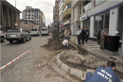 Trabzon'da yaya kaldırımları genişletiliyor 