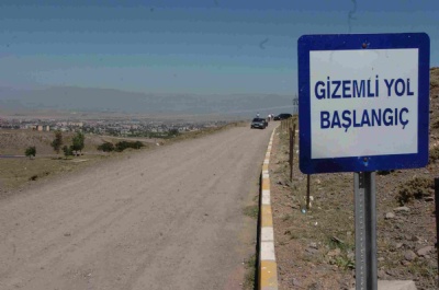 Gizemli yol şaşırtıyor