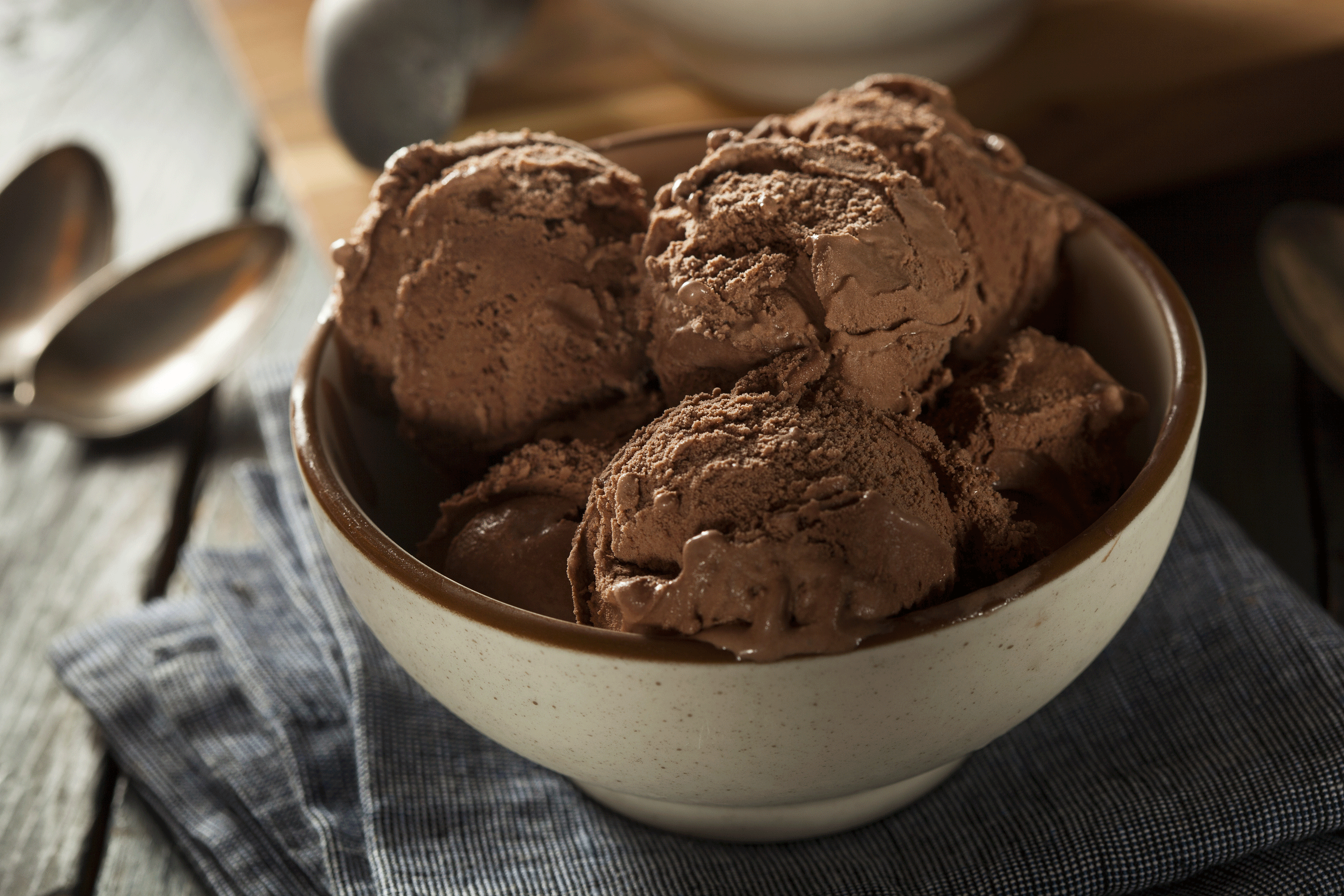 Buz gibi çikolata lezzeti

                                    
                                    
                                    
                                    
                                    
                                    
                                    
                                    
                                    
                                    
                                    Yaz sıcaklarında içinizi serinletecek harika bir lezzet, çikolatalı dondurma.
                                
                                
                                
                                
                                
                                
                                
                                
                                
                                
                                