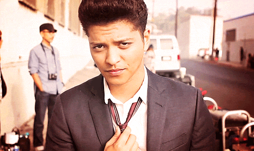 Kravat kâbusu
Süper Lise öğrencileri kravatlarını yaz-kış boyunlarından çıkarmazdı.