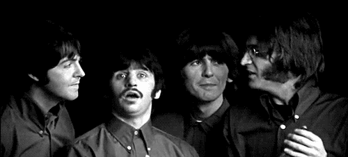 The Beatles
1971 yılında En İyi Orijinal Şarkı ödülünü almaya kazanan The Beatles ne yazık ki 1970'te Let It Be albümünü ve ona eşlik eden filmi yaptıktan hemen sonra dağılmıştı. Bu yüzden hiçbir grup üyesi ödül almaya gitmedi.





	

