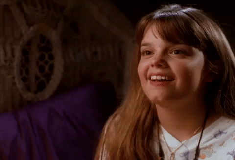 Klişe sorulara gelen bağışıklık

                                    Görselde ki gibi bir gülümseyiş yüzünüze kalıp olur. Ve hep karşılaştığınız o klişe muhabbet de bitiş görevi görür:
+ Aman daha gençsin sen sonuçta
- Küçük değilim ki ben. 30 yaşındayım...
+ Aa! Ne kadar da küçük gösteriyorsun. Ne şanslısın
- Şans!? Eheheh! Evet...
                                