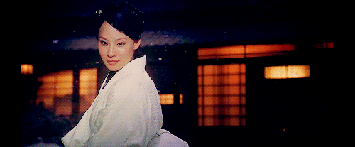 O-Ren Ishii - “Kill Bill”
Bazı filmlerde kötülere hak veririz. O-Ren bacımızı o grupta değerlendirebiliriz. Ancak hiçbir kötülüğün cevabı en kötüyü seçmek olmamalı. Kimonosuyla kılıç kuşanırken görsel bir şölen yaşatan O – Ren' i saygıyla anıyoruz.