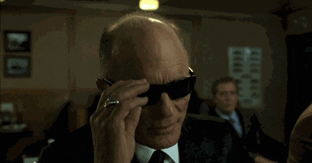 Demirbaşlar
Şirketin kurulduğu günden beri var olan bu kişiler, şirket demirbaşları arasına girmiştir. Ayrıca bu süreçte nelerle karşılaştığını anlatmaktan da hiçbir zaman çekinmezler, üşenmezler. Hep aynı işi yapan, neden diye sorgulamayan kişilerdir. Bende mi böyle olacağım diye düşünebilir ve hayallerinizi mahvedebilirler. Bu demirbaşlar, şirket hakkında hemen her bilgiye sahiptirler. Bu noktada işinize de yarayabilirler aslında.