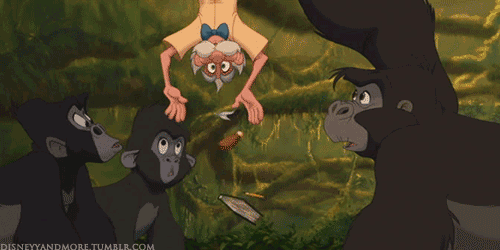 Tarzan'da profesörün çantasından düşen Mulan'da ki köpektir.

                                    
                                