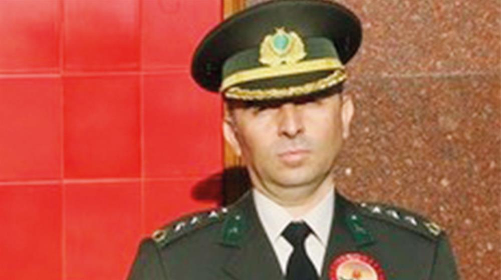 Komutanini Sortla Kacirtti