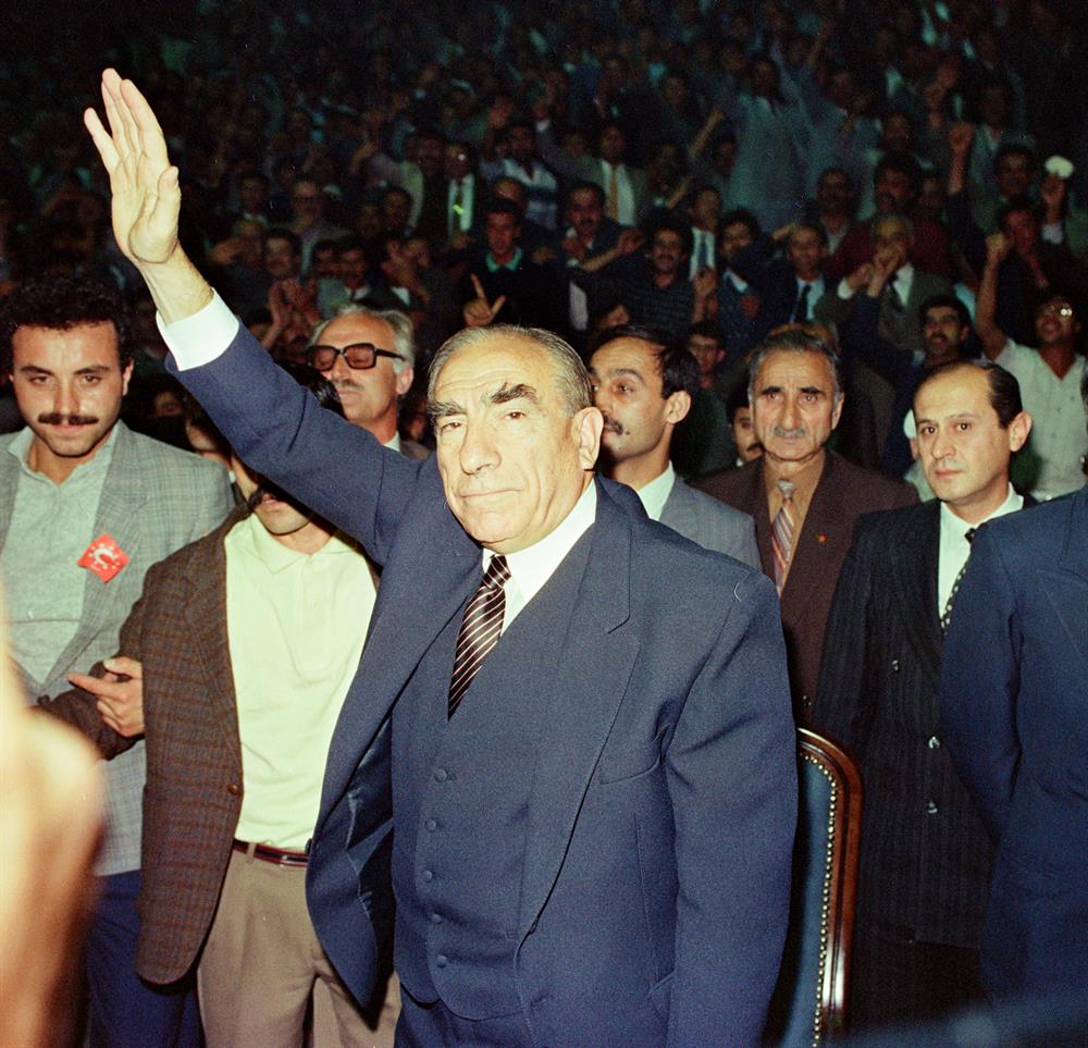 alparslan turkes in vefatinin uzerinden