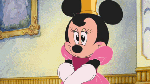 Minnie Mouse

                                    Çizilen Mickey Mouse karakterinin hikayeler içerisinde yalnız kalışı çizerler Walt Disney ve Ub Iwerks'i bu karakteri çizmeye itmişti. Fakat öncesinde hemşire ve dansçı olmak üzere birkaç farklı karakter resmedildi. Oswald'a özel ve kararlılığı olan bu karakterler içerisinden sonunda Minnie'ye karar kılındı.
                                
