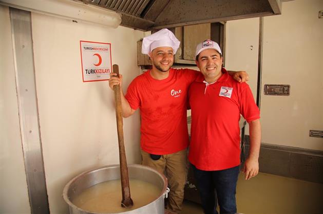 Lebanese-Swedish singer Maher Zain teamed up with the Turkish Red Crescent to deliver food aid packages to Somalia during the holy month of Ramadan. At least 6.2 million people in Somalia, or just about half the country, are grappling with the prospect of an acute famine due to deepening drought.

