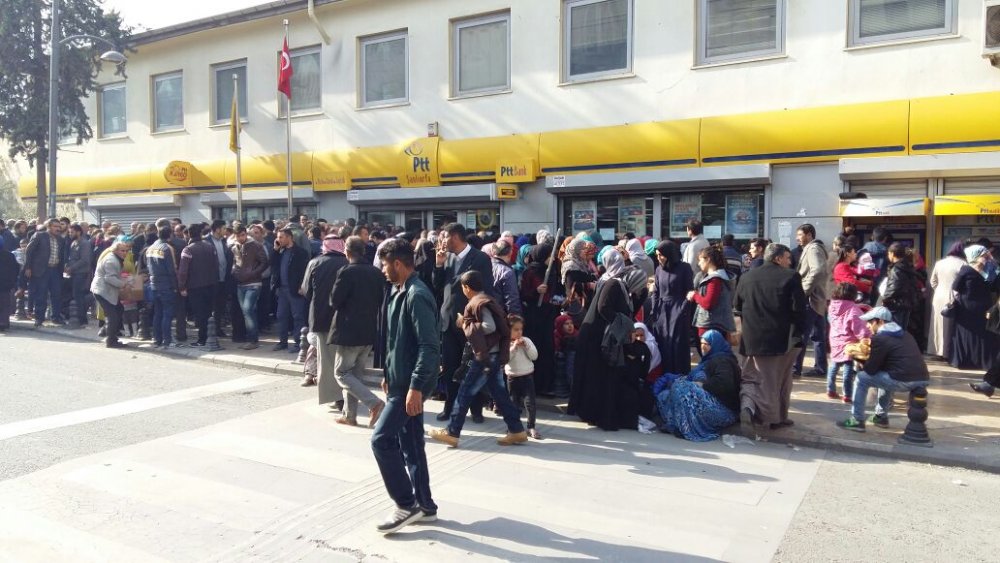 YALAN: Devlet Suriyelilere PTT üzerinden 1400 TL maaş veriyor