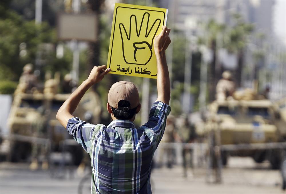 14 Ağustos 2013'te Rabia Meydanı'nda binlerce kişi katledildi. 