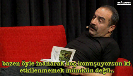 Yılmaz Erdoğan
Mükremin abi deyip kodlamış olsak da, birçok başarılı şiire, oyuna, filme imza atmış bir sanatçıdır o. Komedi alanında yapmış olduğu projeleriyle akla gelen ilk mizahşör kalemlerdendir.