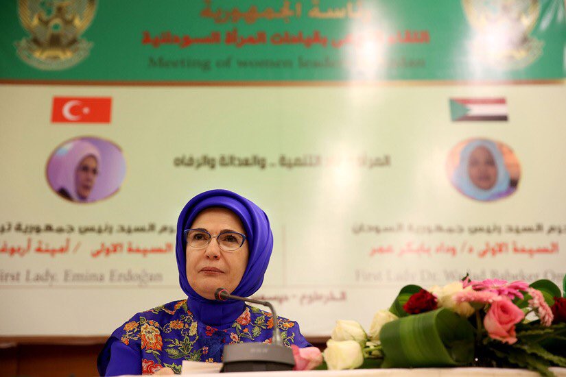 Turkish First Lady Emine Erdoğan met with her Sudanese counterpart Widad Babiker Omer in Khartoum, Sudan on Sunday. She also met with female Sudanese lawmakers on the sidelines of the official visit to the African country.

