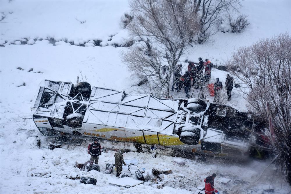 Bus accident kills six, injures 29 in Turkey's Muş