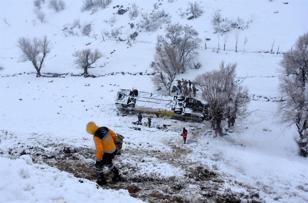 Bus accident kills six, injures 29 in Turkey's Muş