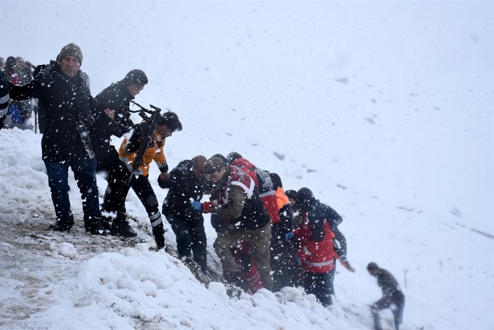 Bus accident kills six, injures 29 in Turkey's Muş