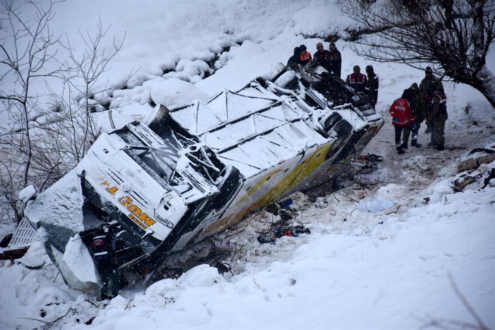 Bus accident kills six, injures 29 in Turkey's Muş