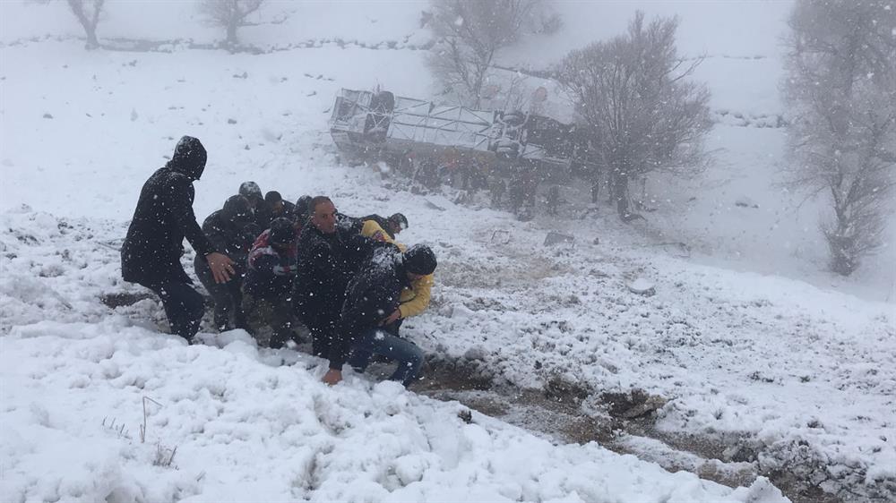 Bus accident kills six, injures 29 in Turkey's Muş