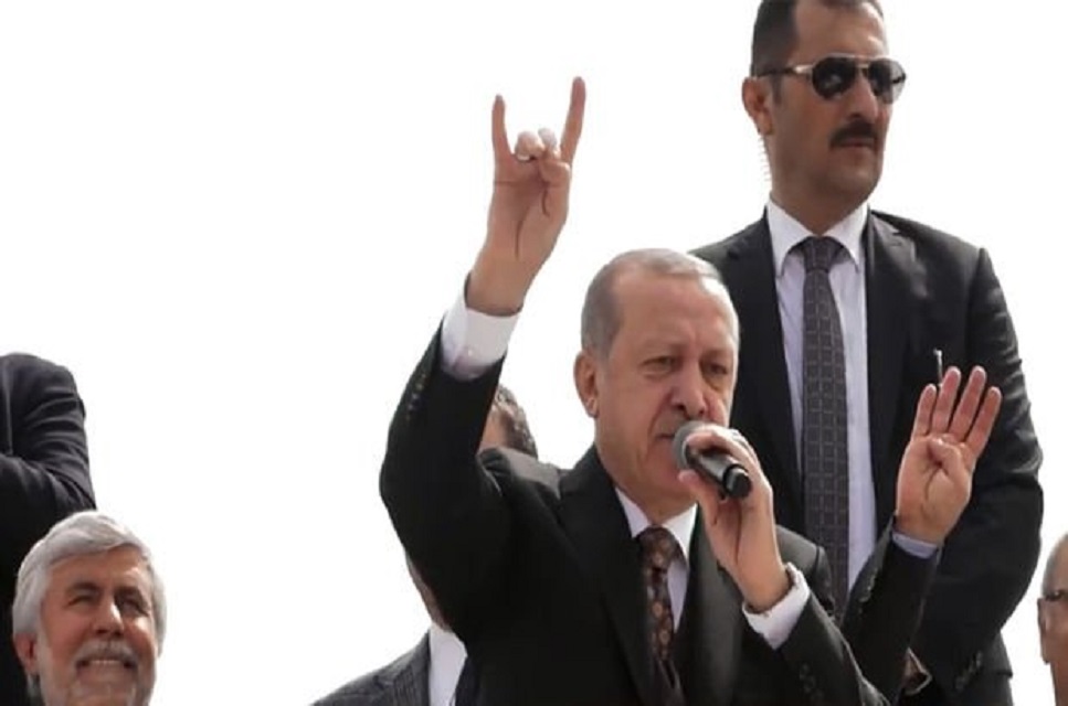 Cumhurbaşkanı Erdoğan Mersin'de bozkurt işareti yaptı - Yeni Şafak