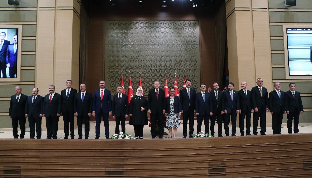 Cumhurbaşkanı Erdoğan yeni kabineyi açıkladı.